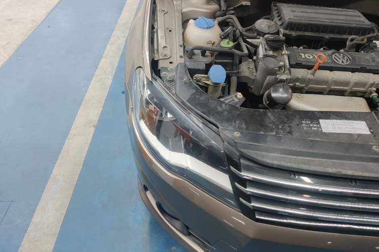 Used Volkswagen Bora 2014 1.6L Automatic Comfort Model Right Front Headlight