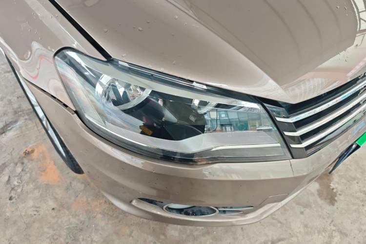Used Volkswagen Bora 2014 1.6L Automatic Luxury Model Right Front Headlight