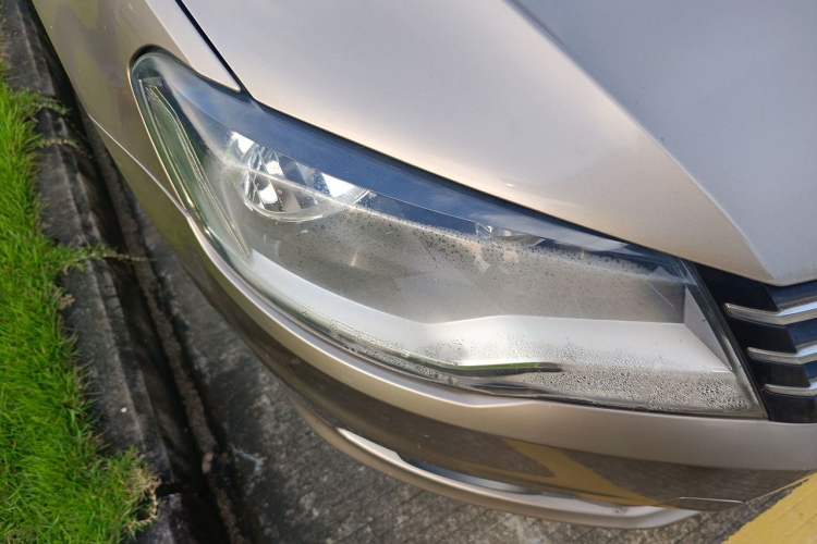 Used Volkswagen Bora 2014 1.6L Automatic Comfort Model Right Front Headlight