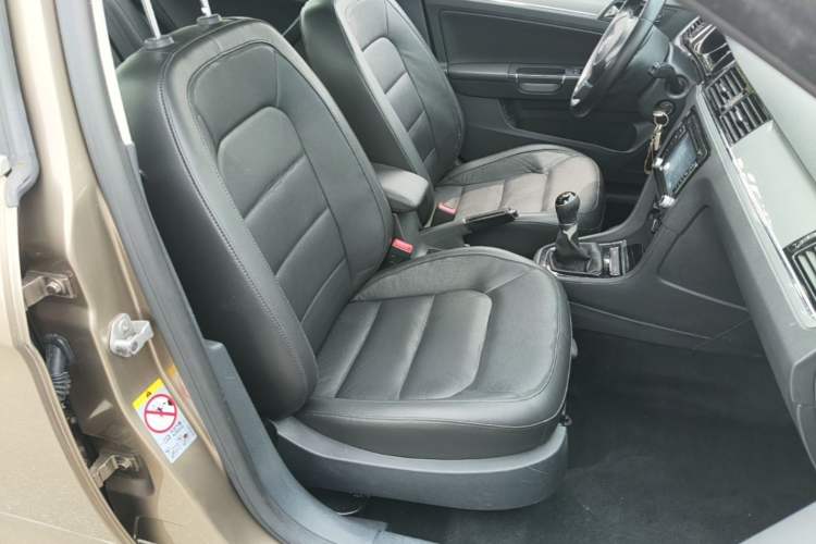 Used Volkswagen Bora 2014 1.6L Manual Comfort Model Right Front Seat