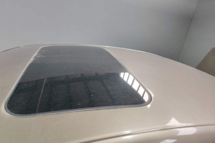 Used Volkswagen Bora 2014 1.6L Manual Comfort Model Roof