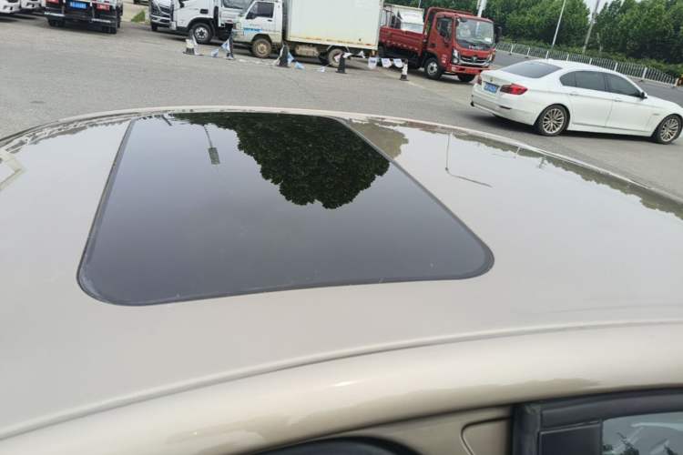 Used Volkswagen Bora 2014 1.6L Manual Comfort Model Roof