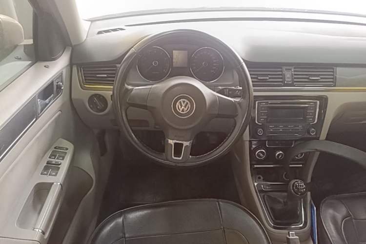 Used Volkswagen Bora 2014 1.6L Manual Fashion Edition Steering Wheel