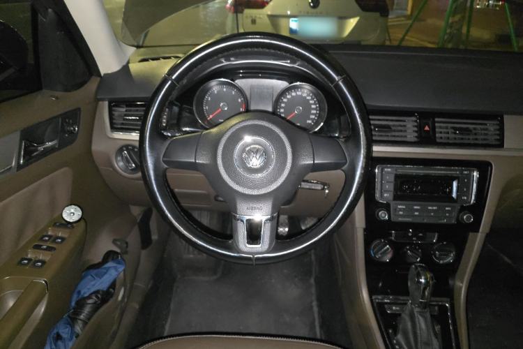 Used Volkswagen Bora 2014 1.4TSI Automatic Comfort Model Steering Wheel
