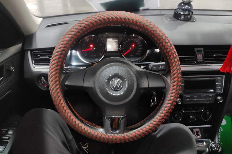 Used Volkswagen Bora 2014 1.6L Manual Comfort Model Steering Wheel