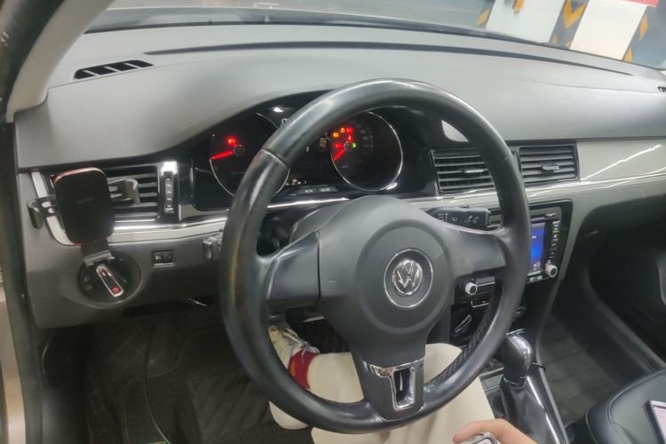 Used Volkswagen Bora 2014 1.6L Automatic Comfort Model Steering Wheel
