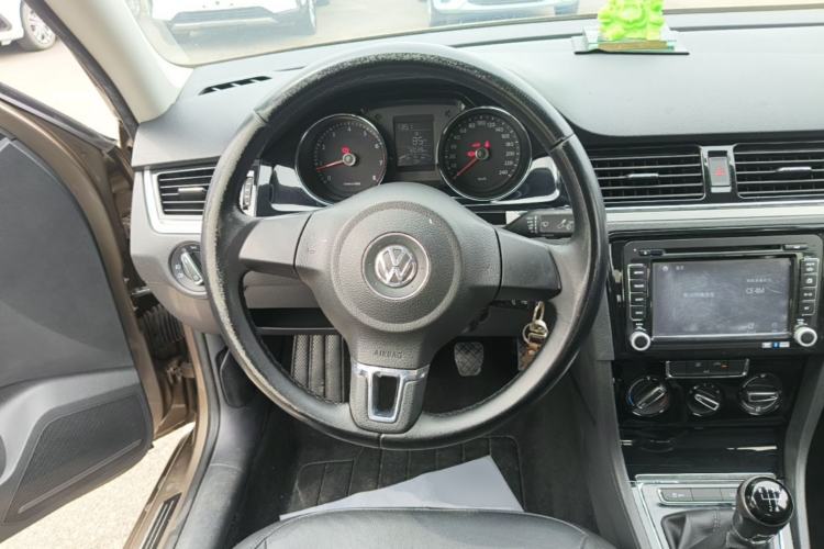 Used Volkswagen Bora 2014 1.6L Manual Comfort Model Steering Wheel