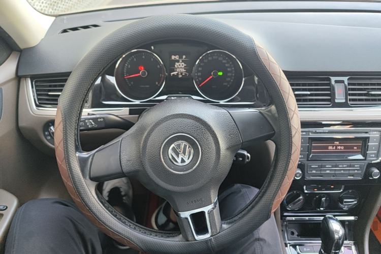 Used Volkswagen Bora 2014 1.6L Automatic Comfort Model Steering Wheel