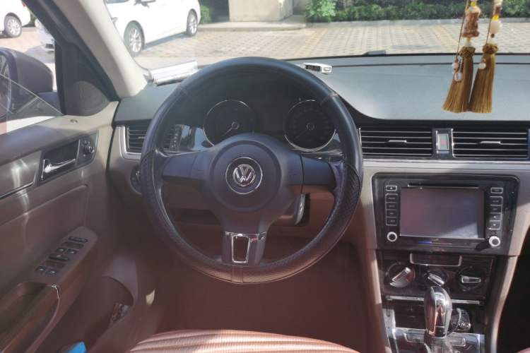 Used Volkswagen Bora 2014 1.6L Automatic Comfort Model Steering Wheel
