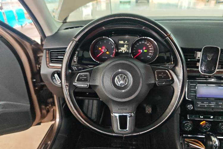 Used Volkswagen Bora 2014 1.6L Automatic Luxury Model Steering Wheel