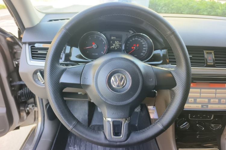 Used Volkswagen Bora 2014 1.6L Manual Comfort Model Steering Wheel