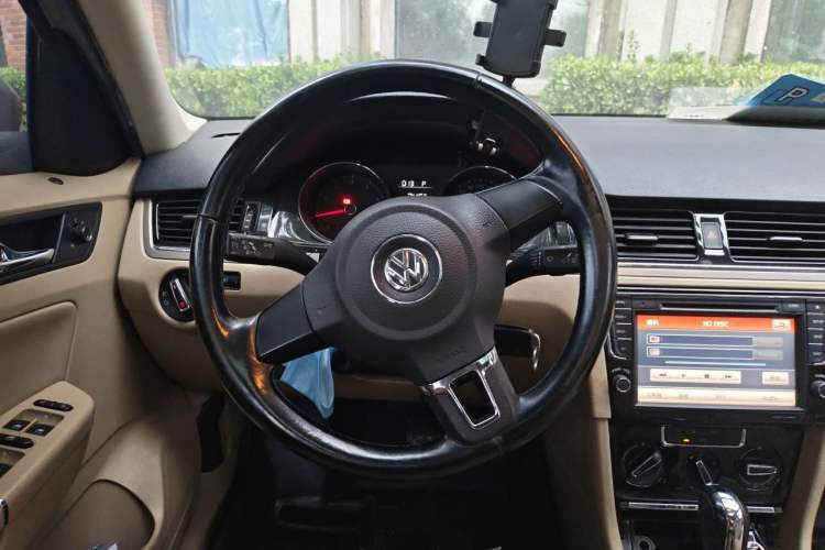 Used Volkswagen Bora 2014 1.6L Automatic Comfort Model Steering Wheel