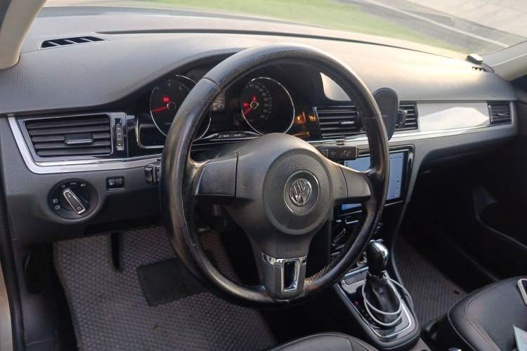 Used Volkswagen Bora 2014 1.6L Automatic Comfort Model Steering Wheel