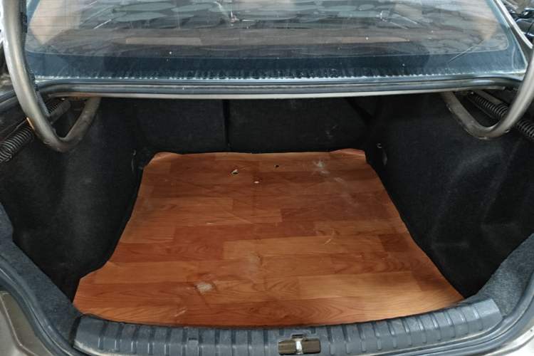 Used Volkswagen Bora 2014 1.6L Automatic Comfort Model Trunk