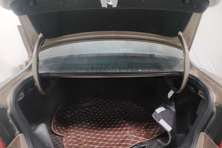 Used Volkswagen Bora 2014 1.6L Manual Comfort Model Trunk