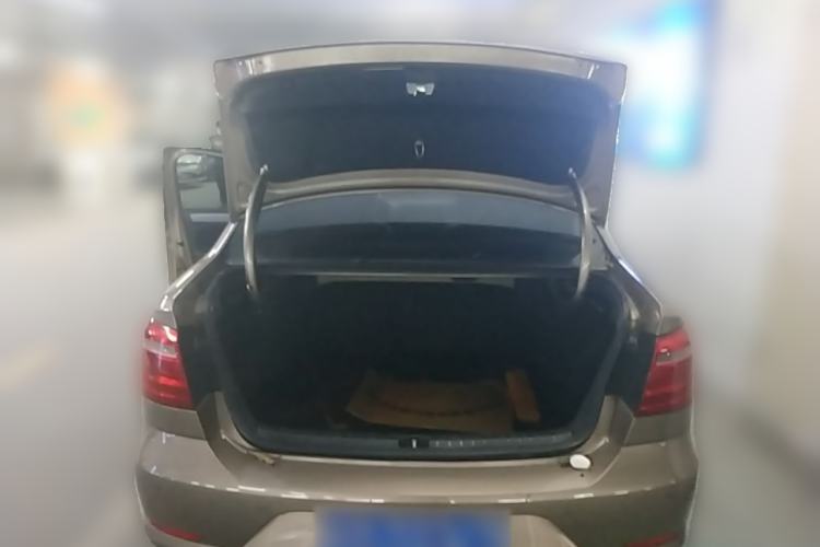 Used Volkswagen Bora 2014 1.6L Automatic Fashion Model Trunk