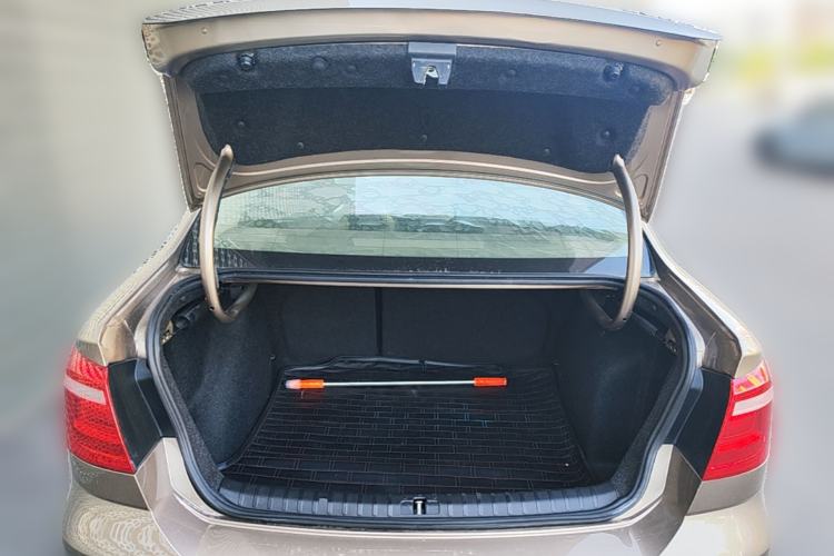 Used Volkswagen Bora 2014 1.6L Automatic Comfort Model Trunk