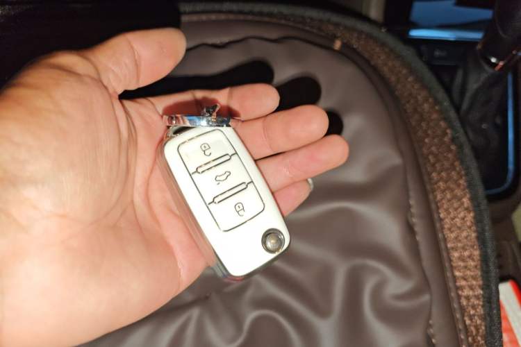 Used Volkswagen Bora 2014 1.6L Automatic Luxury Model Vehicle Key
