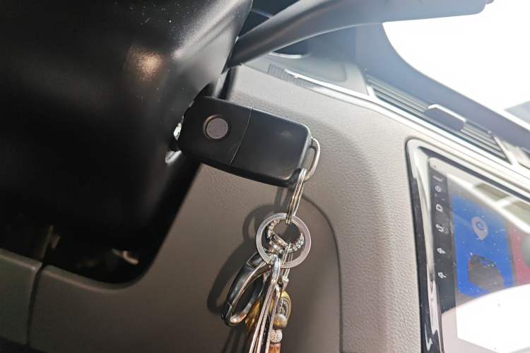 Used Volkswagen Bora 2014 1.6L Manual Fashion Edition Vehicle Key