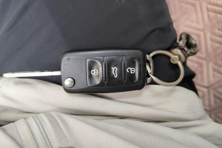 Used Volkswagen Bora 2014 1.6L Automatic Fashion Model Vehicle Key