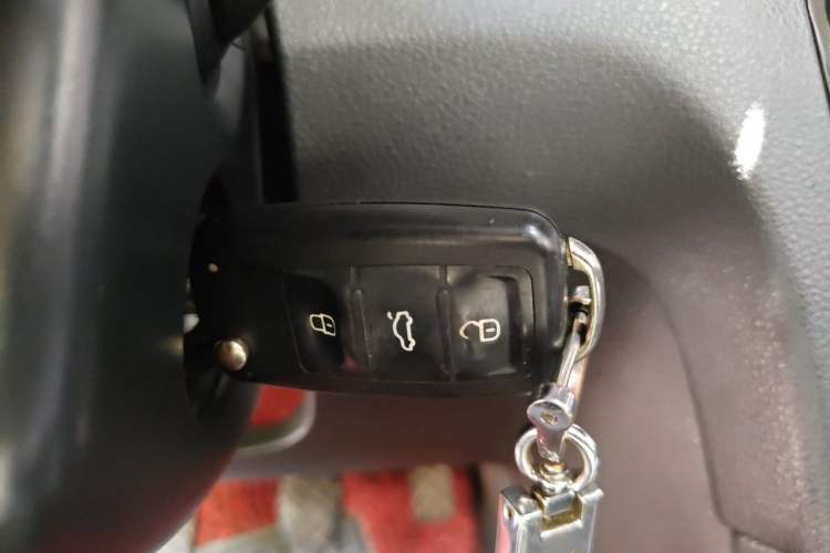Used Volkswagen Bora 2014 1.6L Manual Comfort Model Vehicle Key