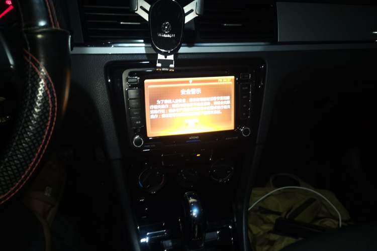 Used Volkswagen Bora 2015 Qihui Edition 1.6L Automatic Fashion Model Audio And AC Panel