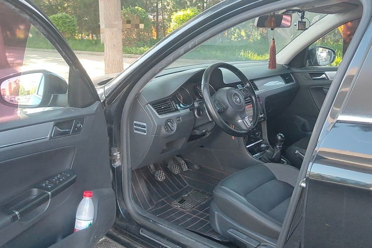 Used Volkswagen Bora 2015 Zhuihui Edition 1.6L Manual Comfort Model Driver Seat