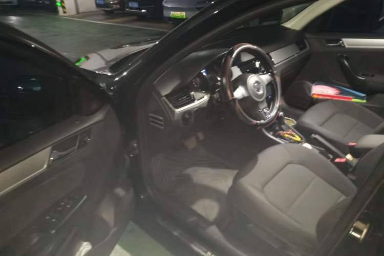 Used Volkswagen Bora 2015 Qihui Edition 1.6L Automatic Fashion Model Driver Seat