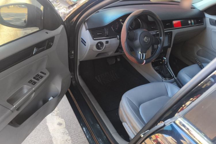 Used Volkswagen Bora 2015 Qihui Edition 1.6L Automatic Fashion Model Driver Seat