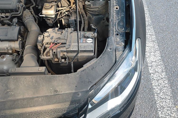 Used Volkswagen Bora 2015 Zhuihui Edition 1.6L Manual Comfort Model Engine Bay Left
