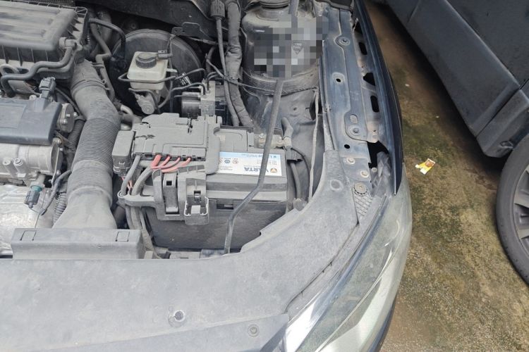 Used Volkswagen Bora 2015 Value Edition 1.6L Automatic Comfort Version Engine Bay Left