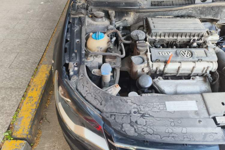 Used Volkswagen Bora 2015 Qihui Edition 1.6L Automatic Fashion Model Engine Bay Right