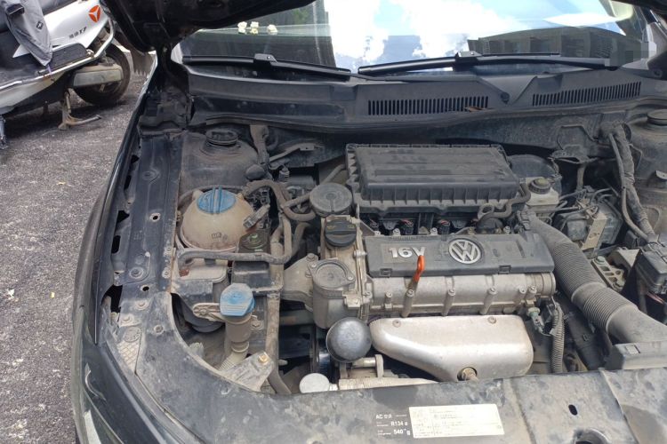 Used Volkswagen Bora 2015 Value Edition 1.6L Automatic Comfort Version Engine Bay Right