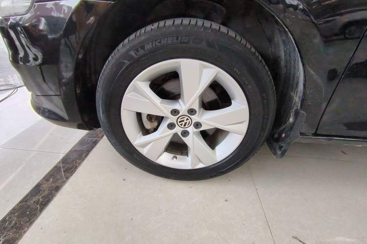 Used Volkswagen Bora 2015 Value Edition 1.6L Automatic Comfort Version Exterior 4