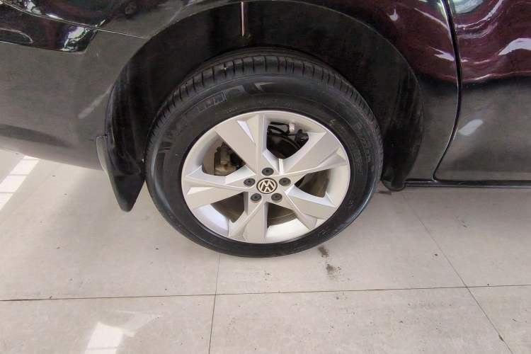 Used Volkswagen Bora 2015 Value Edition 1.6L Automatic Comfort Version Exterior 5