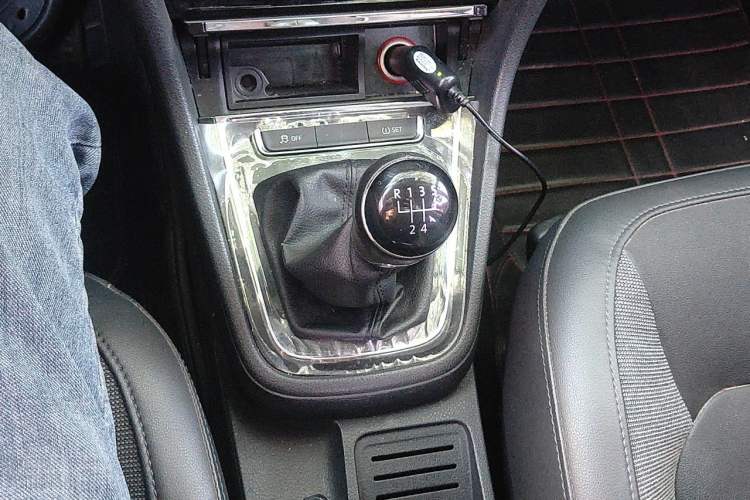 Used Volkswagen Bora 2015 Zhuihui Edition 1.6L Manual Comfort Model Gear Lever