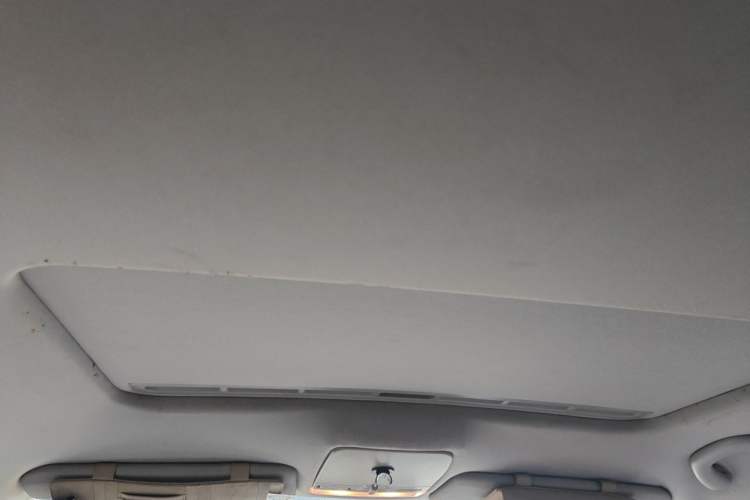 Used Volkswagen Bora 2015 Value Edition 1.6L Automatic Comfort Version Headliner