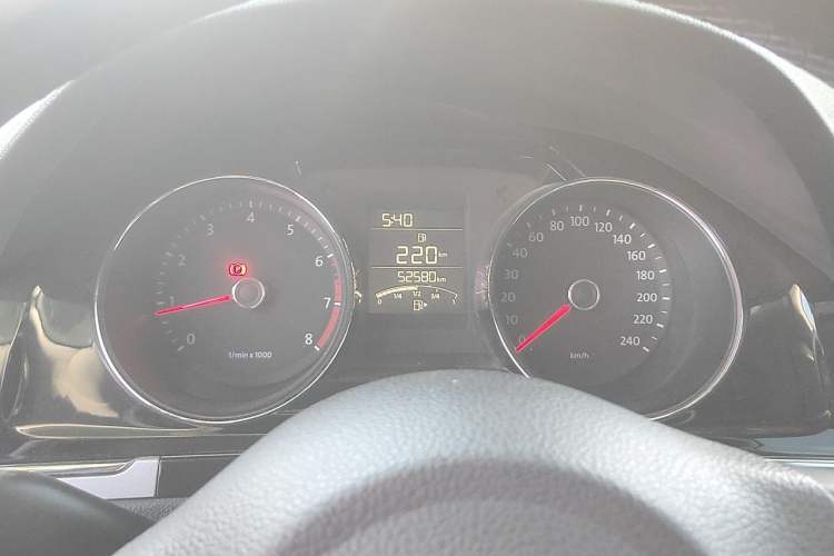 Used Volkswagen Bora 2015 Zhuihui Edition 1.6L Manual Comfort Model Instrument Cluster