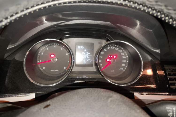 Used Volkswagen Bora 2015 Zhuihui Edition 1.6L Manual Comfort Model Instrument Cluster