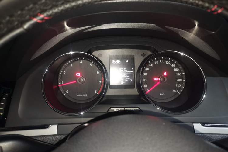 Used Volkswagen Bora 2015 Qihui Edition 1.6L Automatic Fashion Model Instrument Cluster