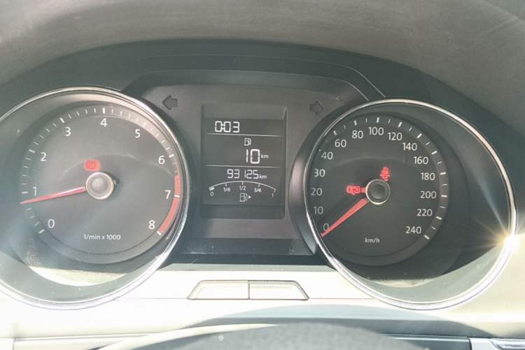 Used Volkswagen Bora 2015 Value Edition 1.6L Manual Fashionable Style Instrument Cluster