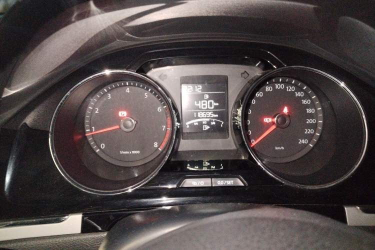 Used Volkswagen Bora 2015 Zhuihui Edition 1.6L Manual Comfort Model Instrument Cluster