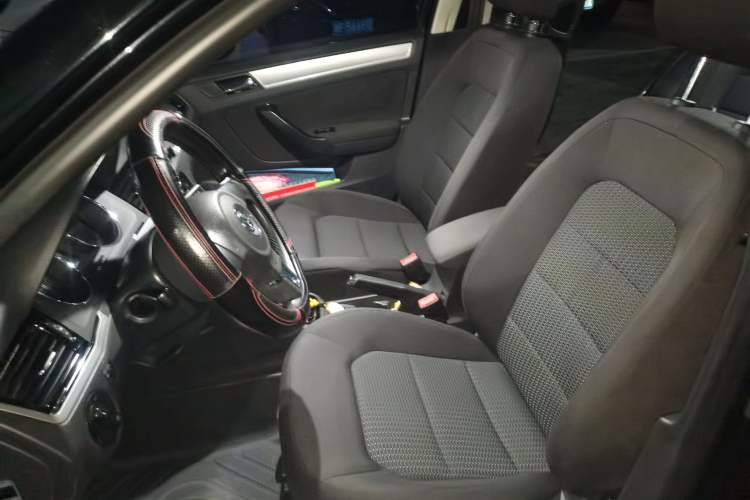Used Volkswagen Bora 2015 Qihui Edition 1.6L Automatic Fashion Model Left Front Seat
