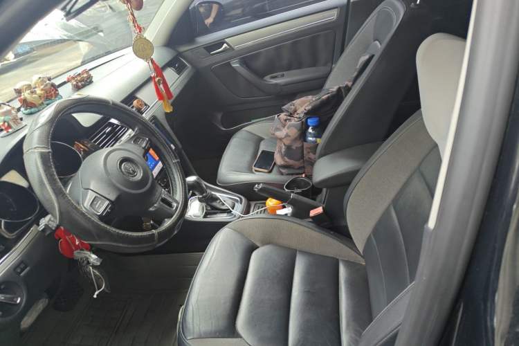 Used Volkswagen Bora 2015 Value Edition 1.6L Automatic Comfort Version Left Front Seat