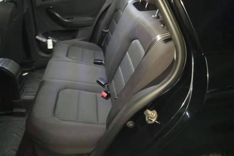 Used Volkswagen Bora 2015 Qihui Edition 1.6L Automatic Fashion Model Left Rear Seat