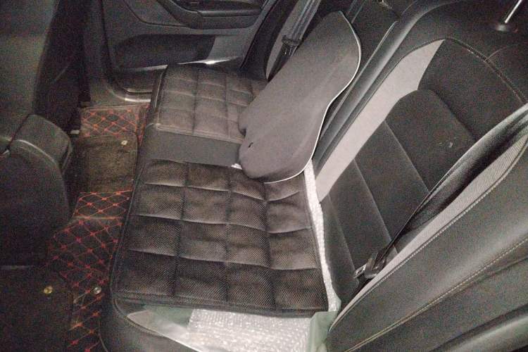 Used Volkswagen Bora 2015 Zhuihui Edition 1.6L Manual Comfort Model Left Rear Seat