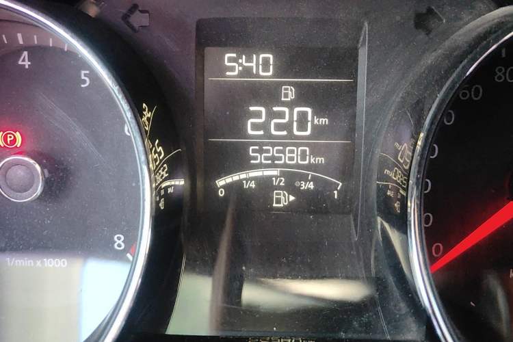 Used Volkswagen Bora 2015 Zhuihui Edition 1.6L Manual Comfort Model Odometer Close Up