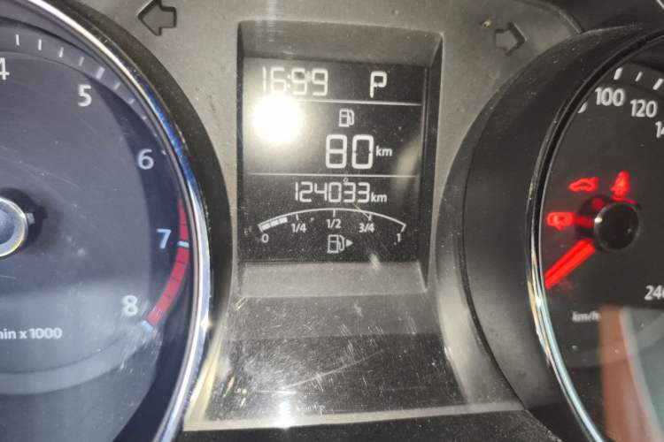 Used Volkswagen Bora 2015 Qihui Edition 1.6L Automatic Fashion Model Odometer Close Up