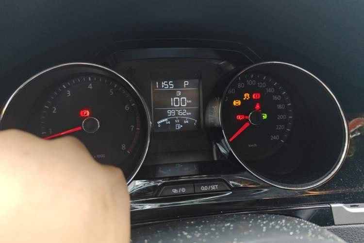 Used Volkswagen Bora 2015 Value Edition 1.6L Automatic Comfort Version Odometer Close Up