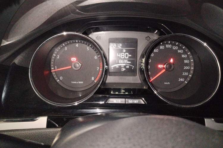 Used Volkswagen Bora 2015 Zhuihui Edition 1.6L Manual Comfort Model Odometer Close Up